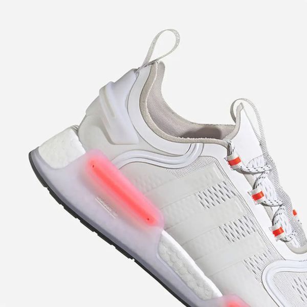 Кросівки Adidas NMD V3 GX2089 фото