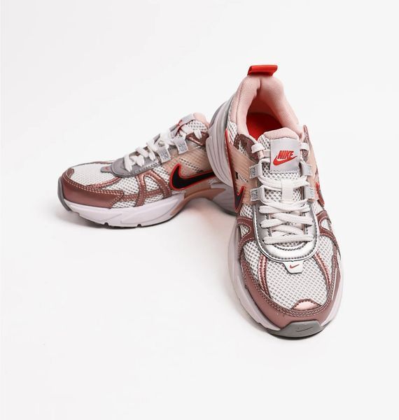 Кросівки Nike V2K Run HF9997-100 фото